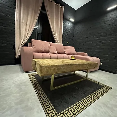 Apartment Darkhouse Versace Pink