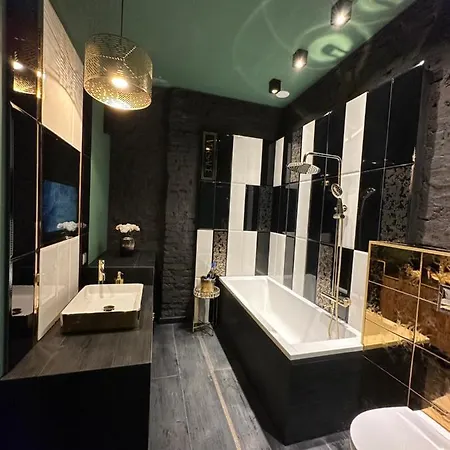 Darkhouse Pink * Łódź