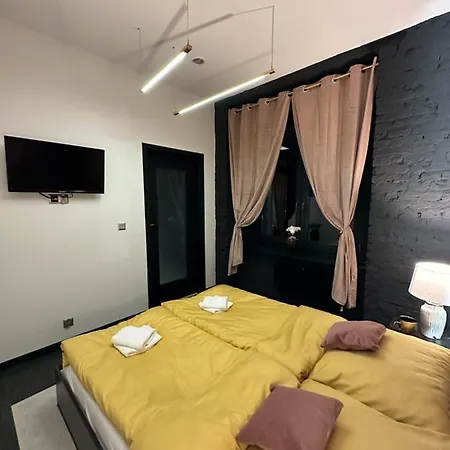 Darkhouse Pink Apartman *