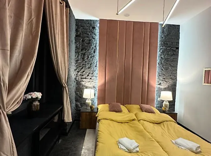 Lägenhet Darkhouse Pink