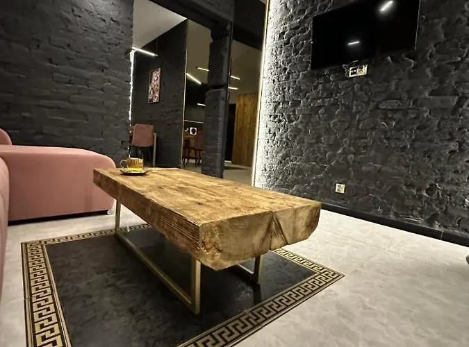 Darkhouse Pink * Łódź