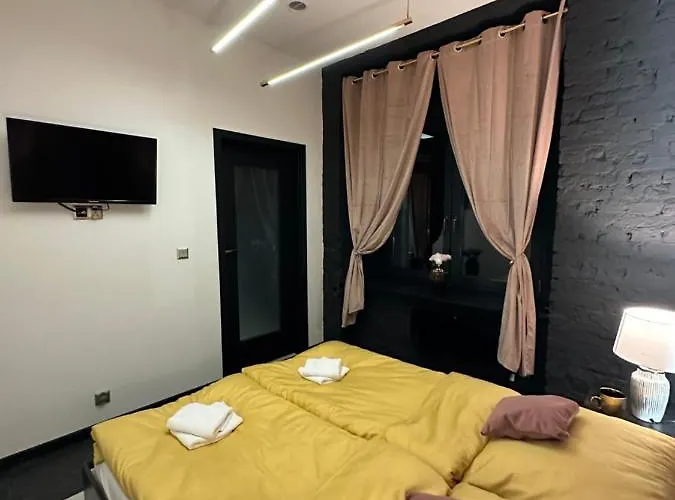 Darkhouse Pink Lägenhet *